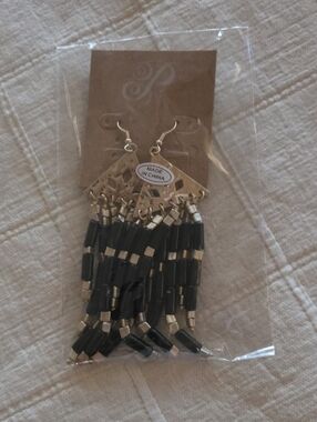 BLACK GOLD DANGLE EARRINGS